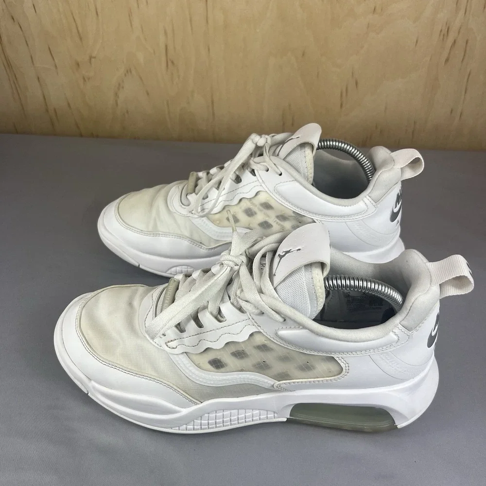 Nike Jordan Max 200 Men's White Sneakers CD6105-101 Size 8 Used